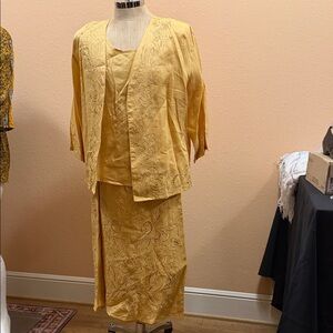 Elegant Yellow Embroidered Skirt Suit
